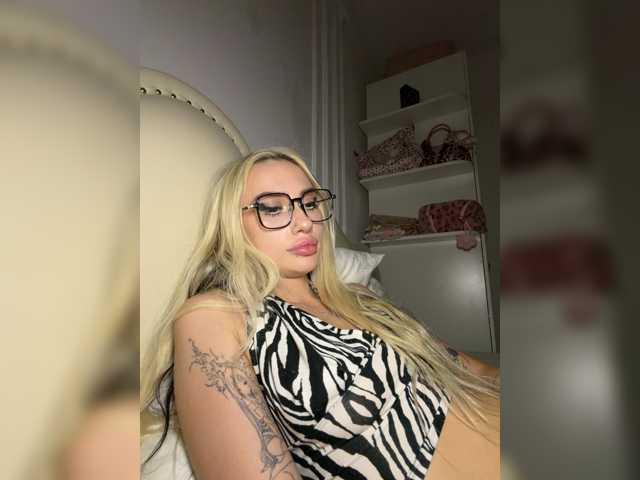kissix6 live cam on BongaCams