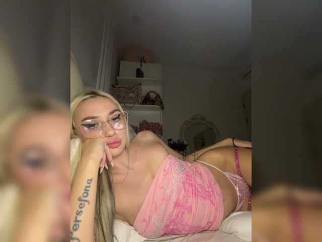 kissix6 live cam on BongaCams