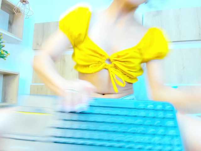 Littlemaddy live cam on BongaCams