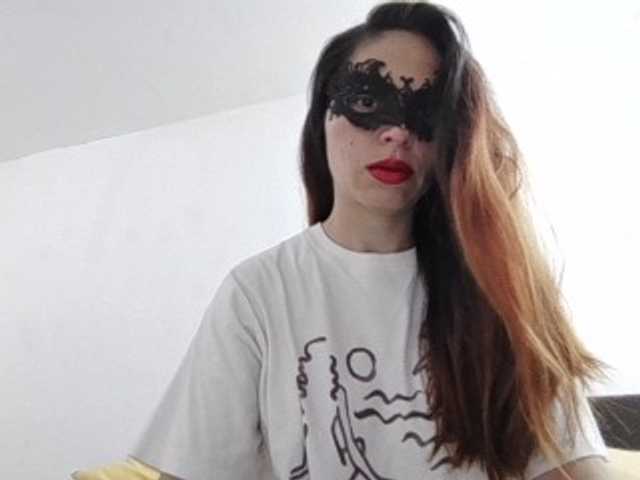 kiradessire01 live cam on BongaCams