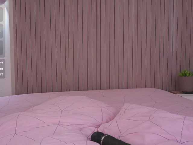 FunnyMagniya live cam on BongaCams