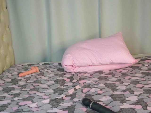 FunnyMagniya live cam on BongaCams