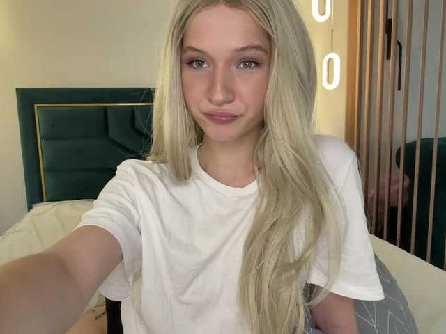 VikkiiSecret live cam on BongaCams