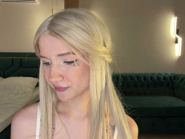 VikkiiSecret live cam on BongaCams