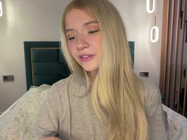 VikkiiSecret live cam on BongaCams