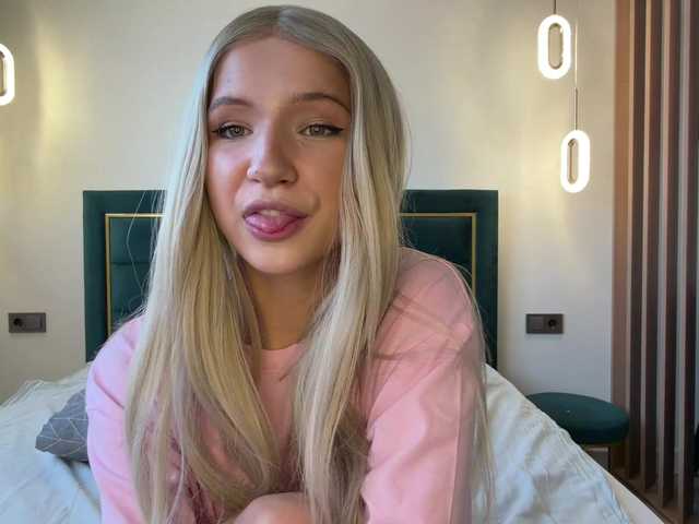 VikkiiSecret live cam on BongaCams