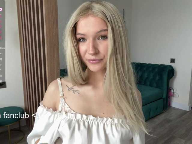 VikkiiSecret live cam on BongaCams