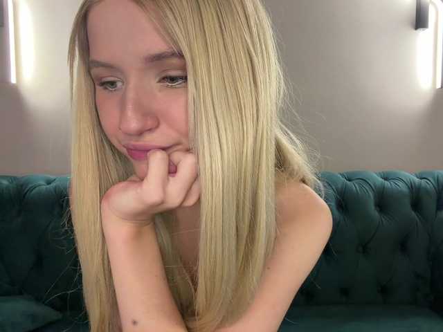 VikkiiSecret live cam on BongaCams