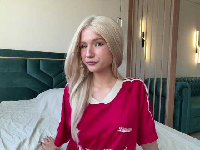 VikkiiSecret live cam on BongaCams