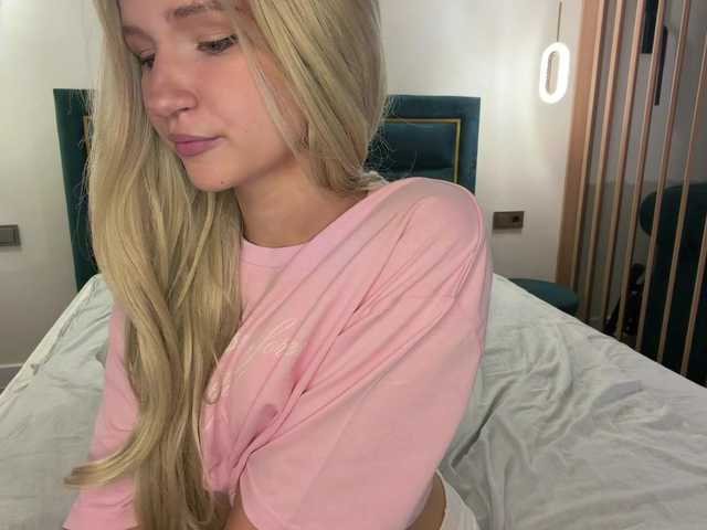 VikkiiSecret live cam on BongaCams