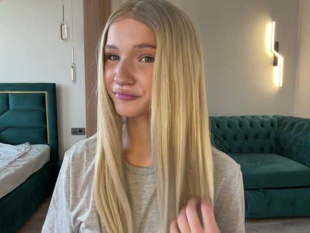 VikkiiSecret live cam on BongaCams