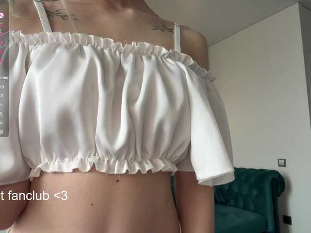 VikkiiSecret live cam on BongaCams