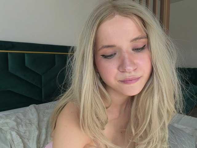 VikkiiSecret live cam on BongaCams