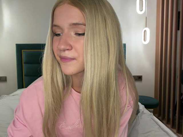 VikkiiSecret live cam on BongaCams