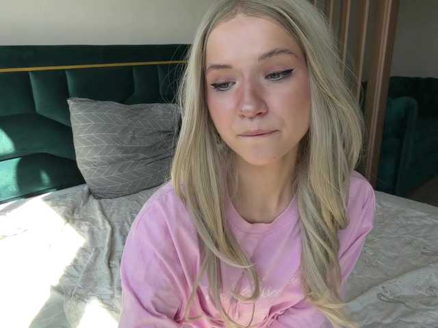 VikkiiSecret live cam on BongaCams