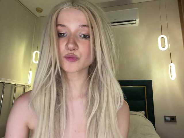 VikkiiSecret live cam on BongaCams