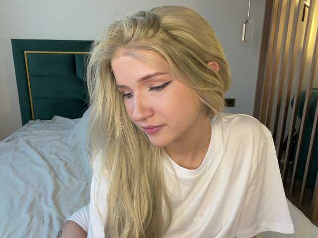 VikkiiSecret live cam on BongaCams