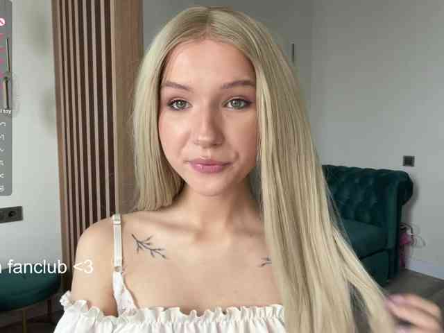 VikkiiSecret