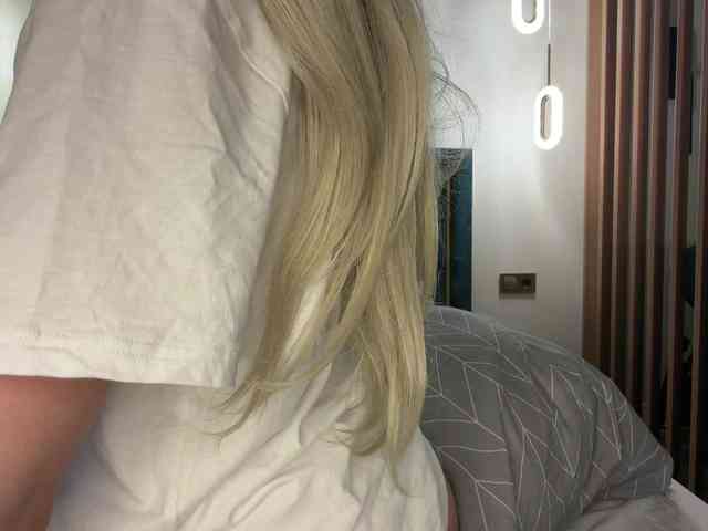 VikkiiSecret webcam