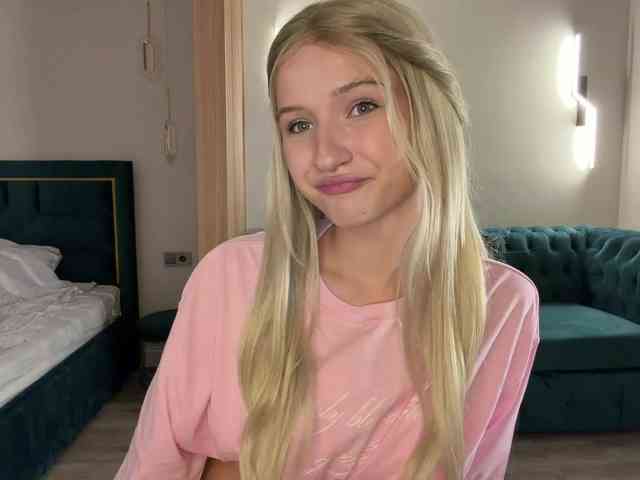 VikkiiSecret webcam