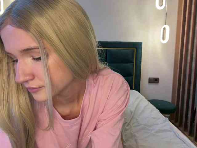 vikkiisecret's live room