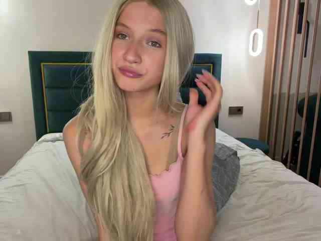 VikkiiSecret webcam