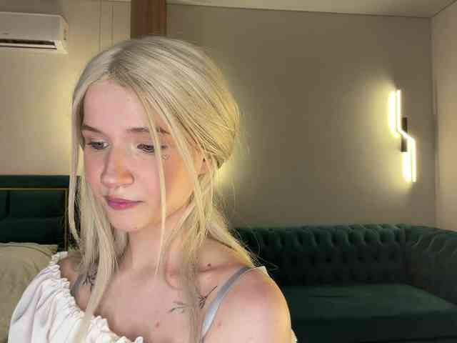 VikkiiSecret Sex Cam Show