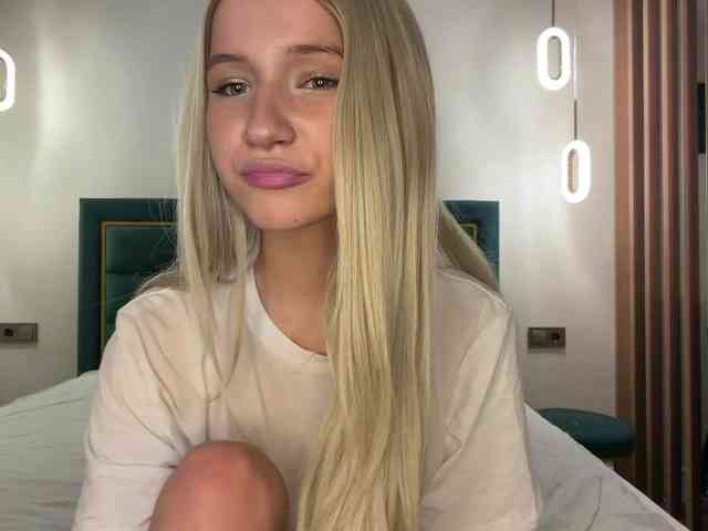 VikkiiSecret webcam