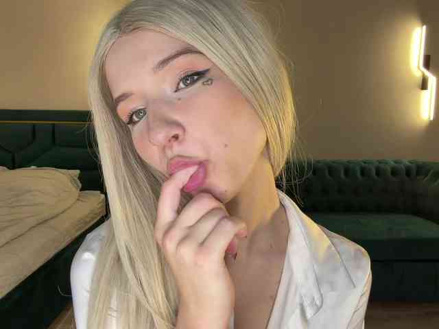 VikkiiSecret Sex Cam Show