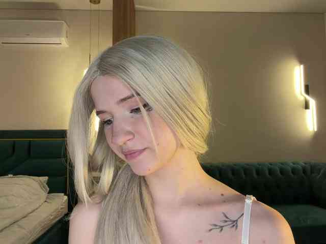 VikkiiSecret Sex Cam Show