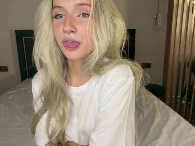 VikkiiSecret webcam