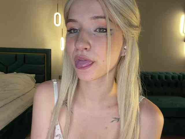 VikkiiSecret Sex Cam Show