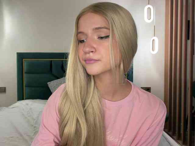VikkiiSecret webcam