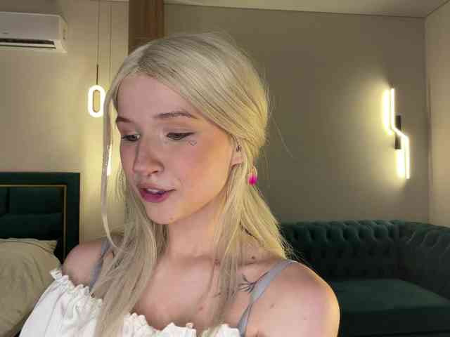 VikkiiSecret Sex Cam Show