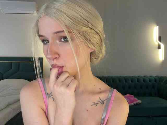 VikkiiSecret Sex Cam Show