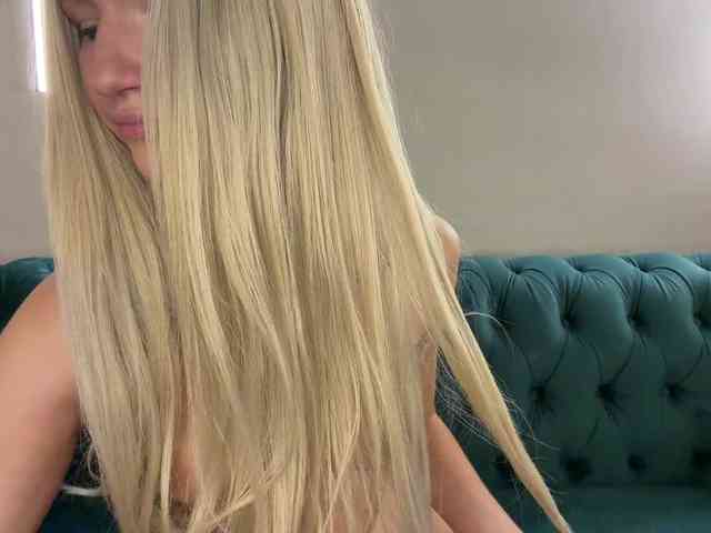VikkiiSecret webcam