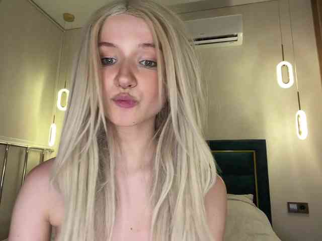 VikkiiSecret Sex Cam Show