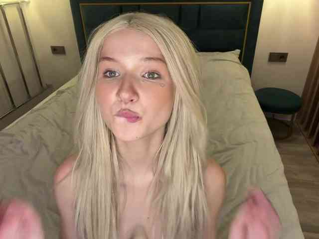 VikkiiSecret Sex Cam Show