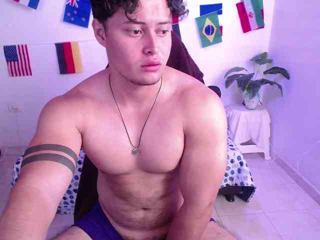 fucking-bear Live Webcam on BongaCams
