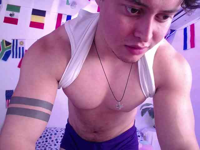 fucking-bear Live Webcam on BongaCams