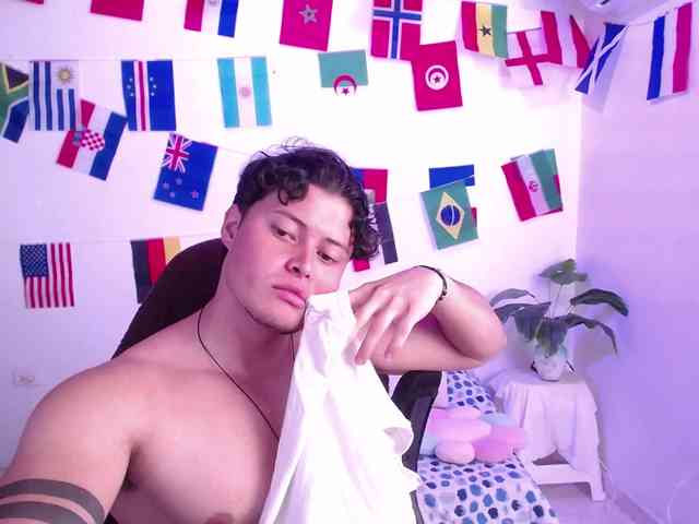 fucking-bear Live Webcam on BongaCams