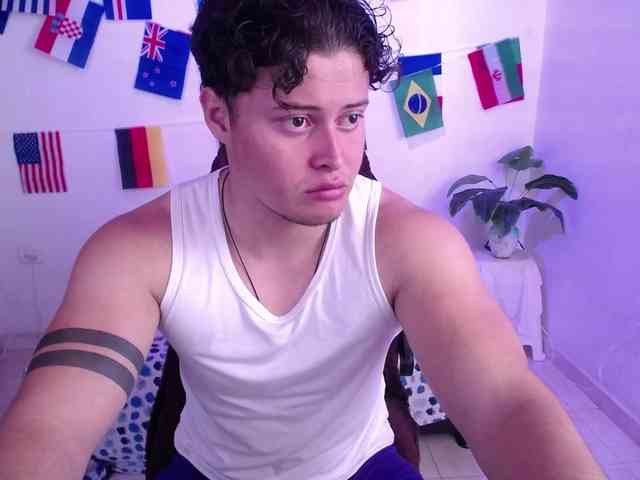 fucking-bear Live Webcam on BongaCams
