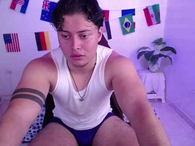 fucking-bear Live Webcam on BongaCams
