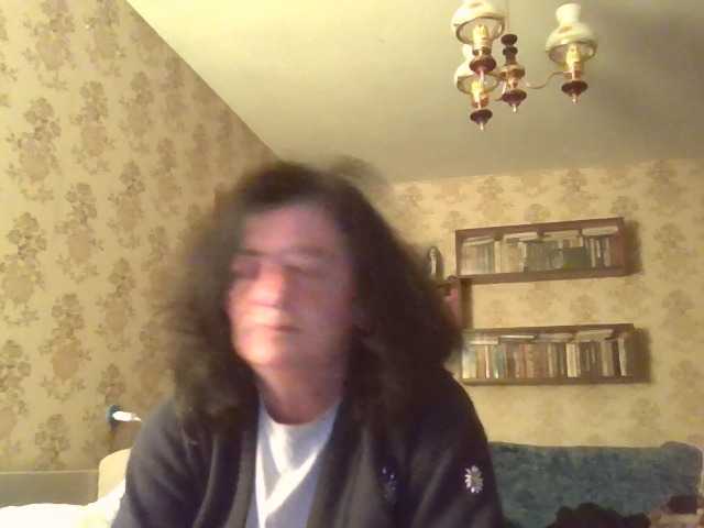 krisshurdlove, en directo ahora en BongaCams