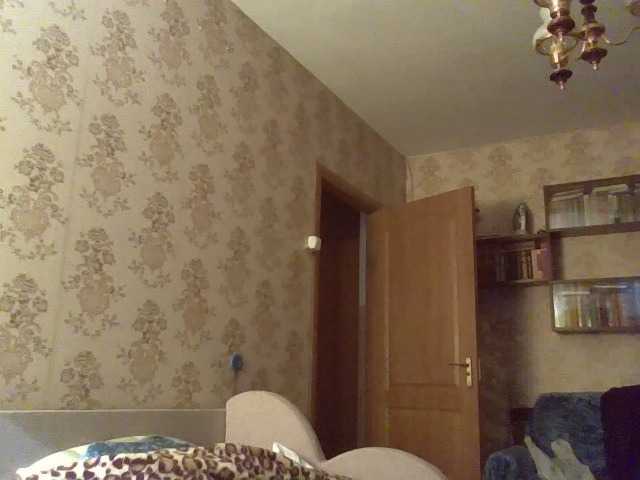 krisshurdlove live cam on BongaCams