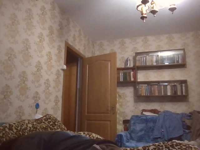krisshurdlove live cam on BongaCams