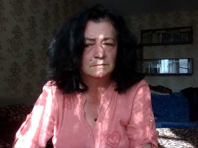 krisshurdlove live cam on BongaCams
