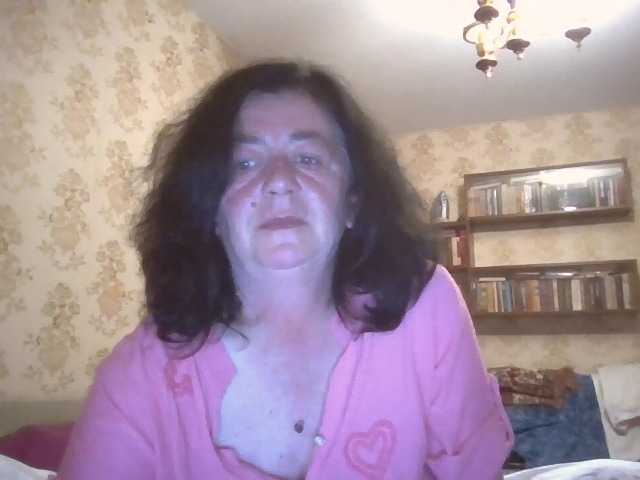 krisshurdlove live cam on BongaCams