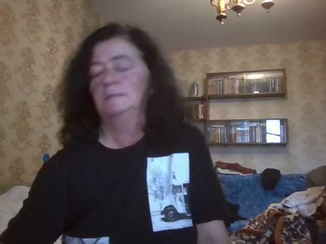 krisshurdlove live cam on BongaCams