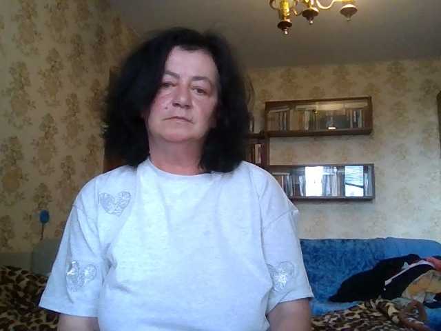 krisshurdlove live cam on BongaCams